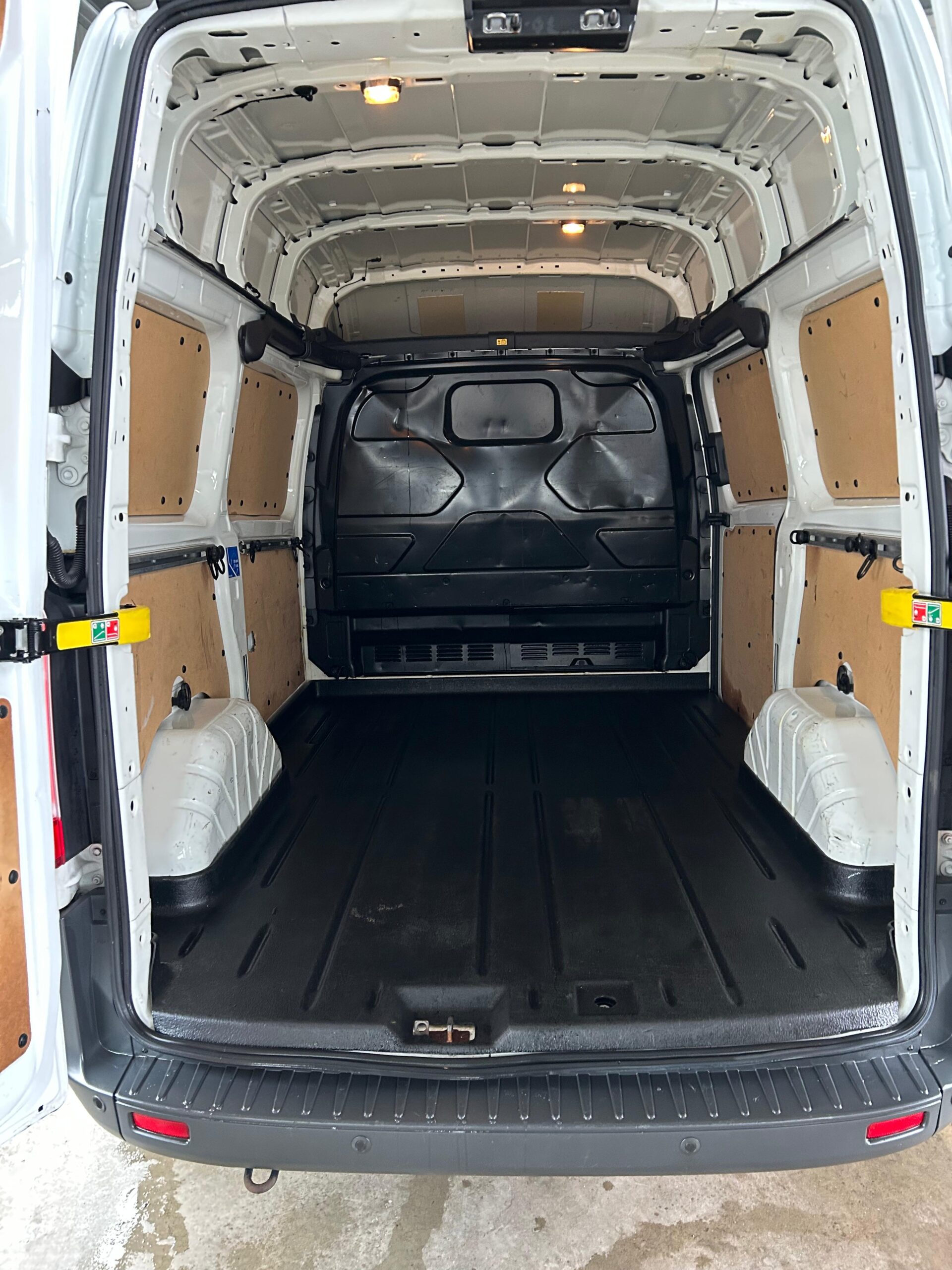 Komplettaufbereitung Ford Transit +Polster Dachhimmel Waschen (2)