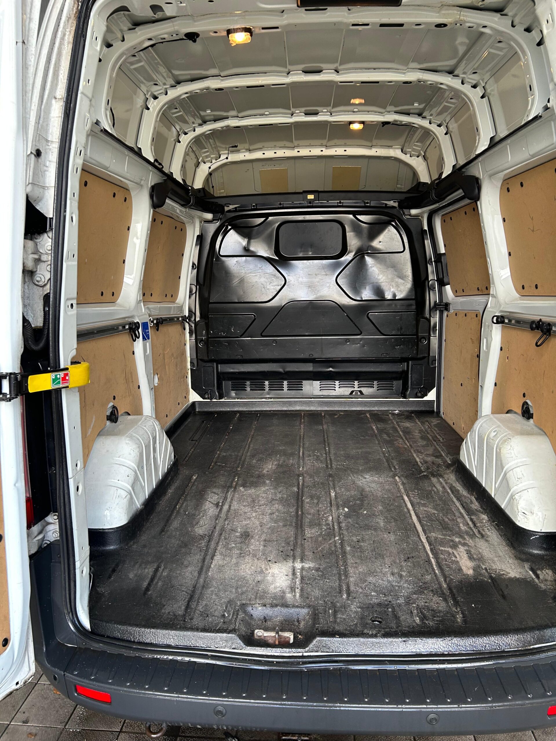 Komplettaufbereitung Ford Transit +Polster Dachhimmel Waschen (4)